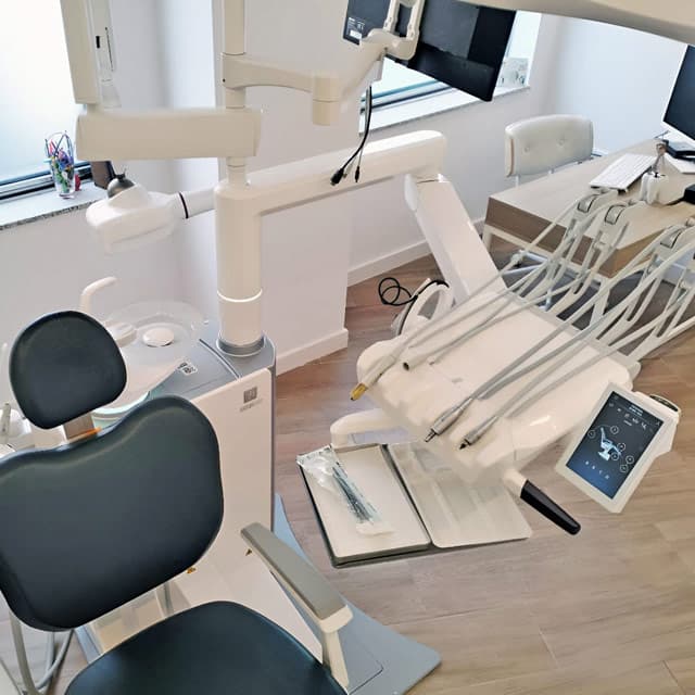 Servicio general de odontología, laboratorio propio